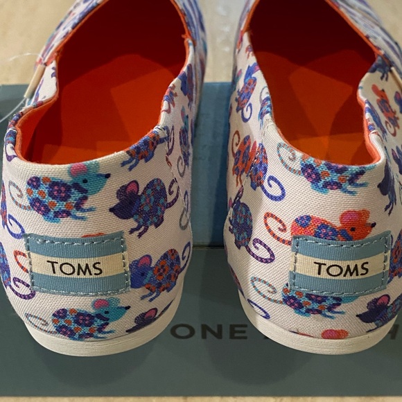 🌺 Host Pick🌺 NWT NIB Toms Year of the Rat Print Slip On Shoes, 7.5 - Picture 6 of 12